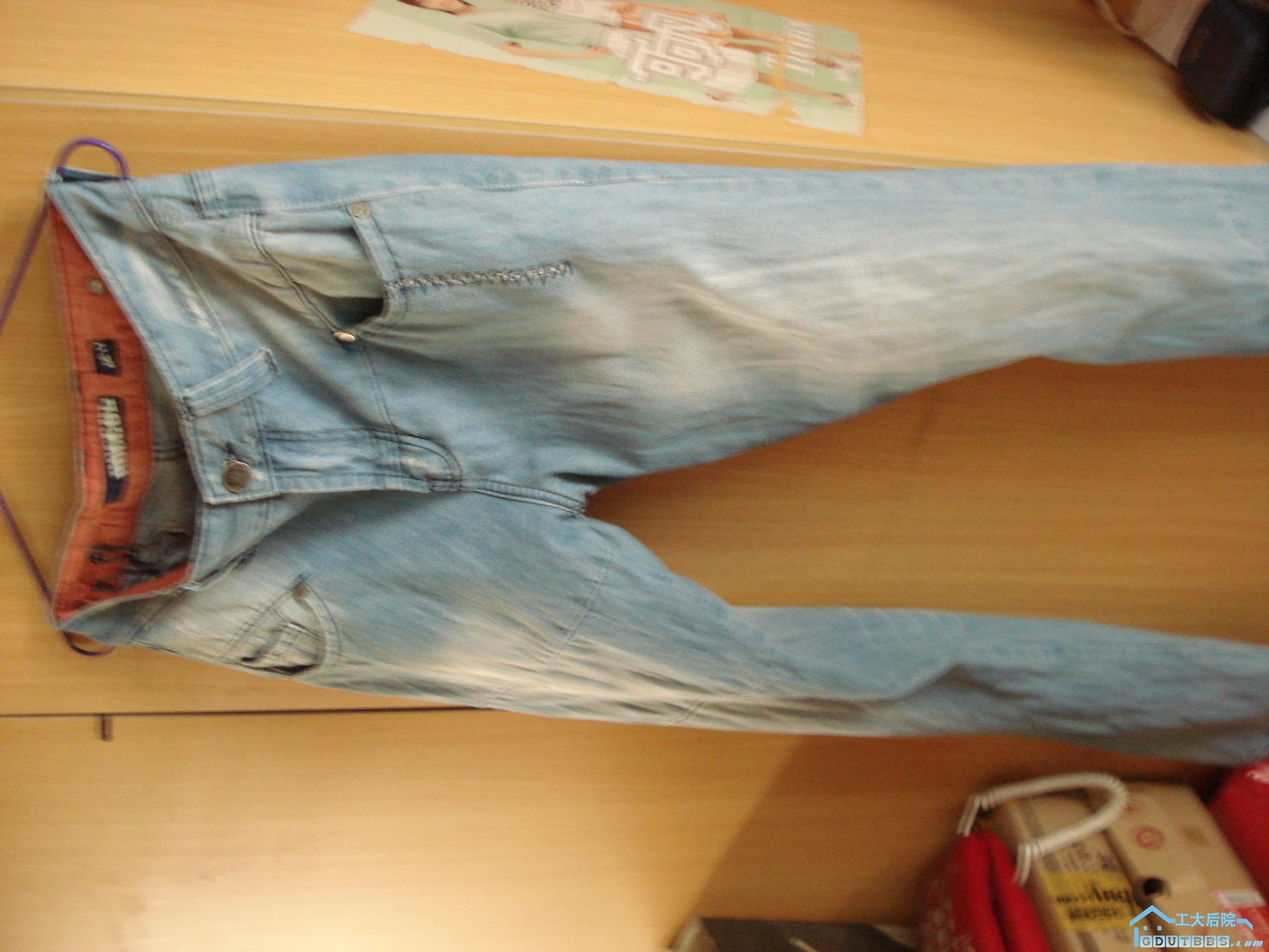 朋友送的，短了点，出15，穿过几次，适合170~175