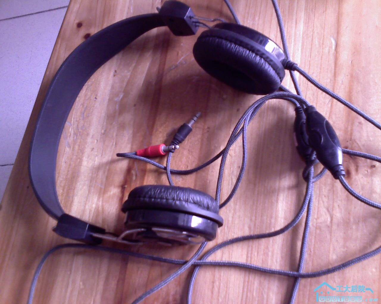 带麦克风的电脑耳塞10块（出）