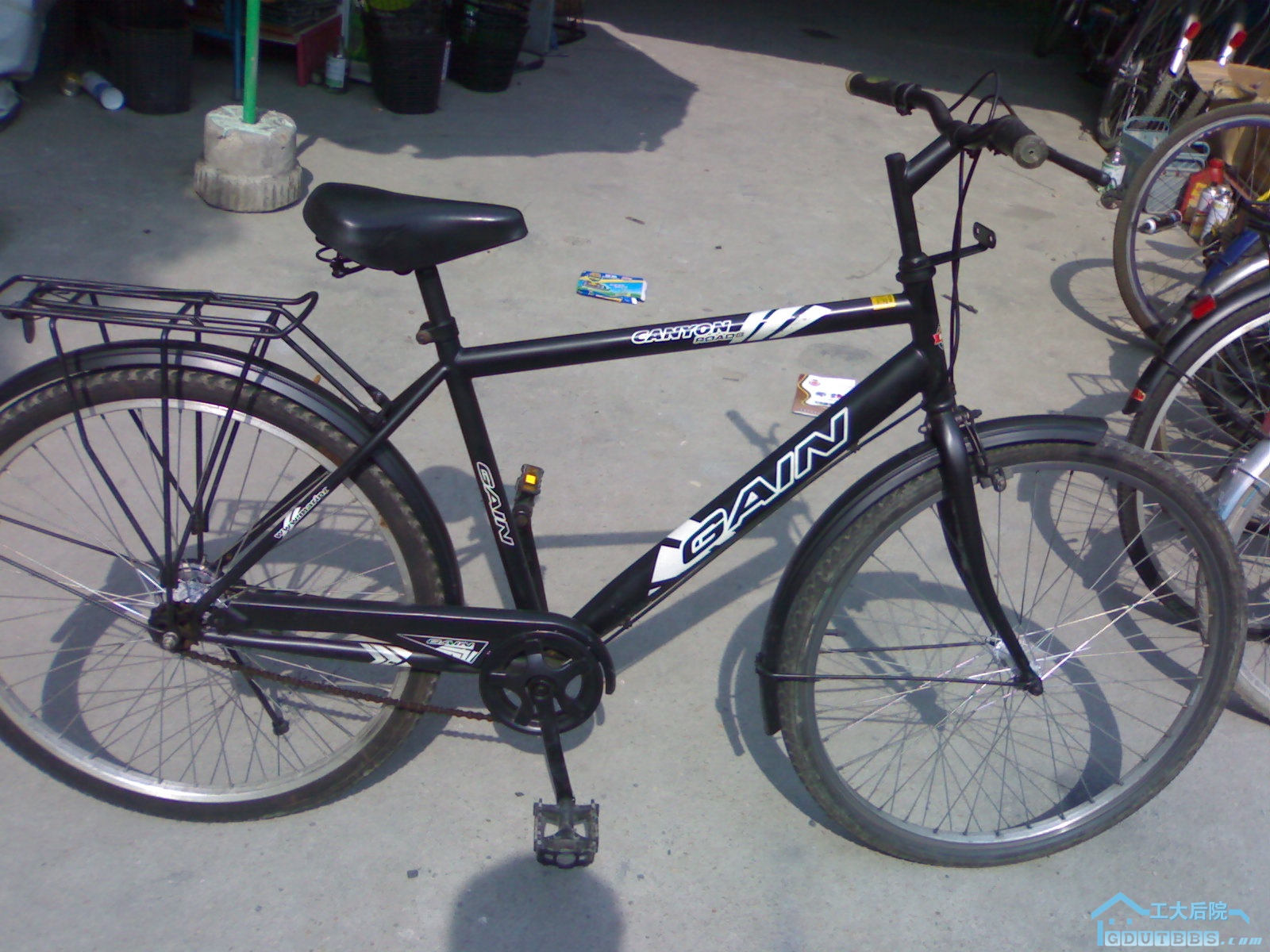 新三木男装8成新180元  ！