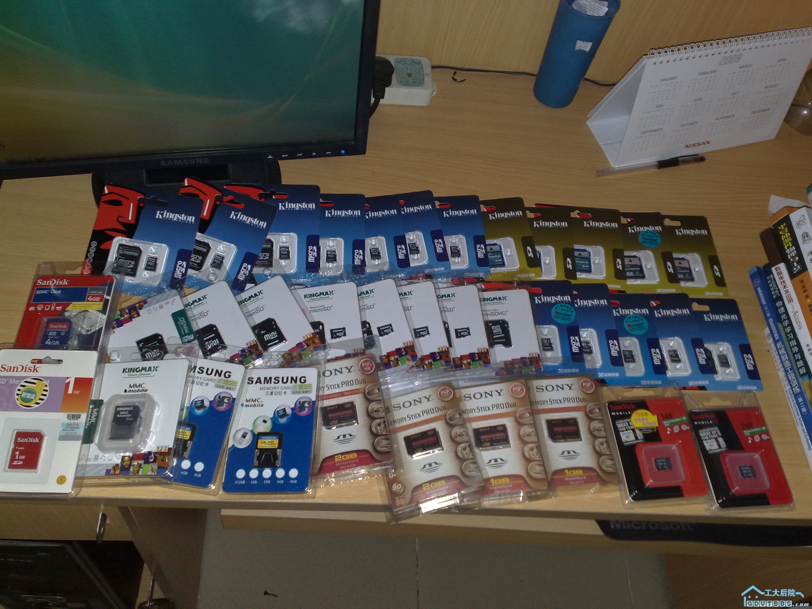 内存卡集体照.jpg
