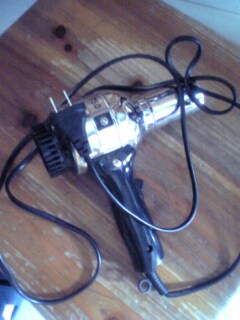 线坏了的风筒5元，换个线就可以用了