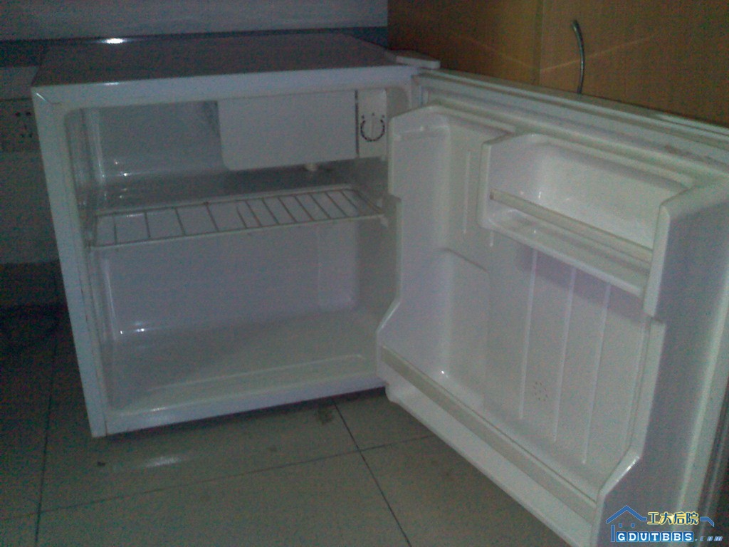 冰箱内部