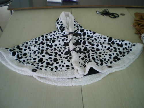 全新低价女装披风