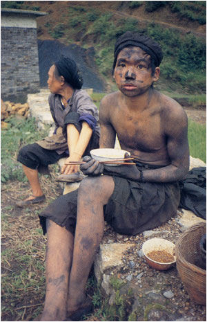 29.少年不言愁~~~~至少你可以让自己和老迈的母亲填饱肚子~~应该羞涩的是那些哈日哈韩的混帐阔少。