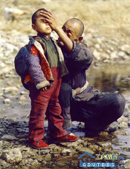 17.可能他们一辈子也出不了山,但是我们却在享受他们的税收