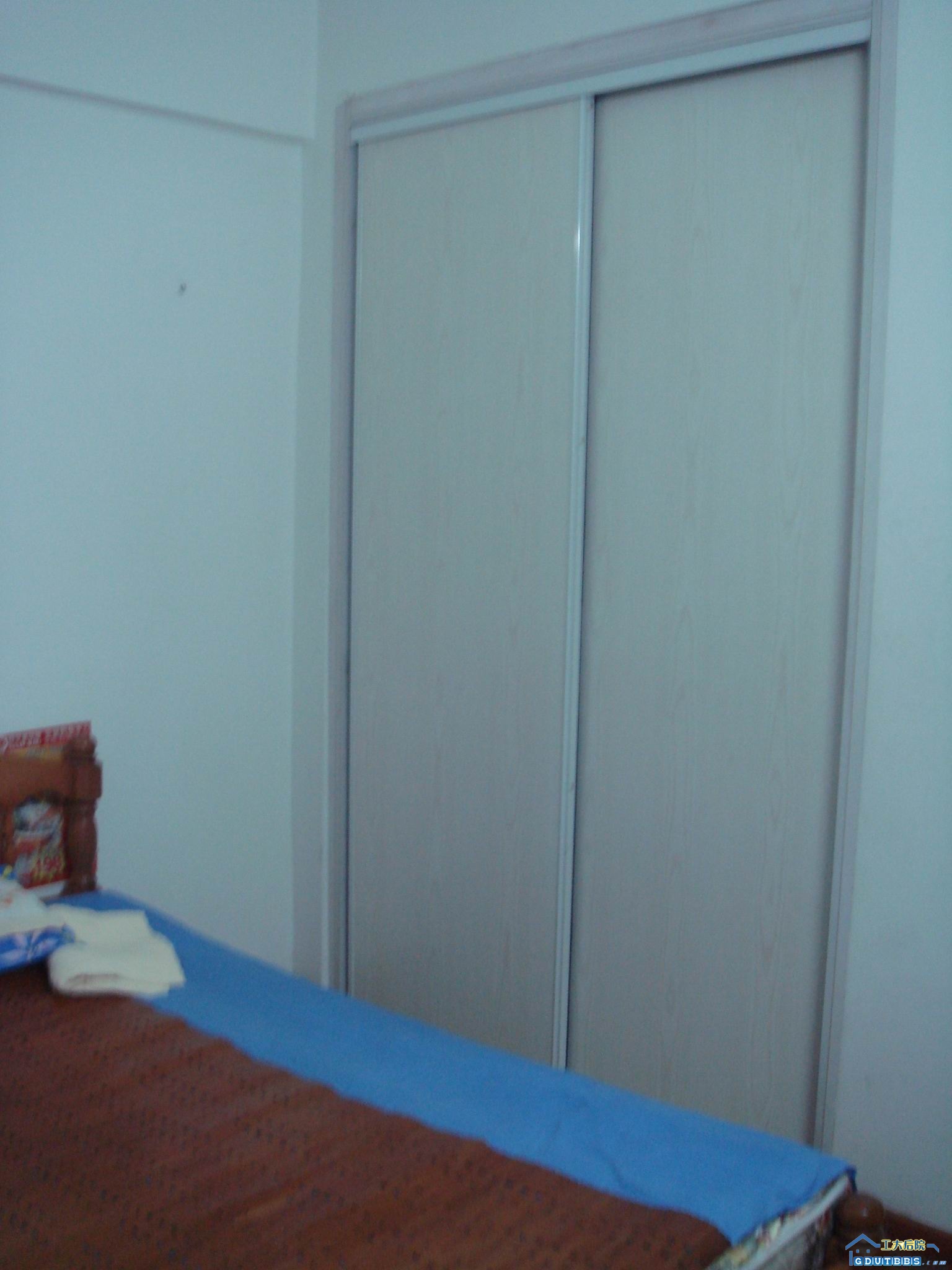 房间衣柜.jpg